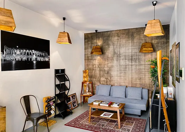 Tra Piazza Erbe E Piazza Bra Raffinata Maison