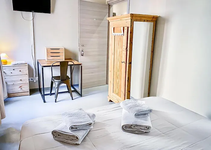 Tra Piazza Erbe E Piazza Bra Raffinata Maison Гостевой дом *