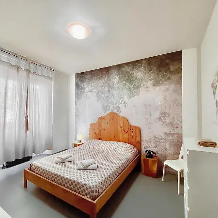 ゲストハウス Tra Piazza Erbe E Piazza Bra Raffinata Maison *