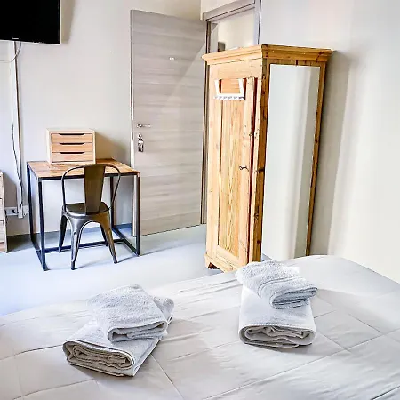 Tra Piazza Erbe E Piazza Bra Raffinata Maison Konukevi *