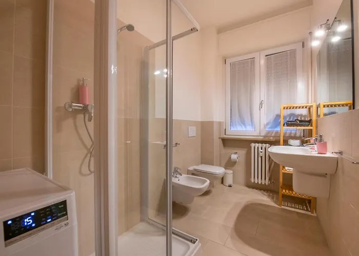 Tra Piazza Erbe E Piazza Bra Raffinata Maison Maison d'hôtes