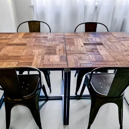 Tra Piazza Erbe E Piazza Bra Raffinata Maison ゲストハウス ヴェローナ